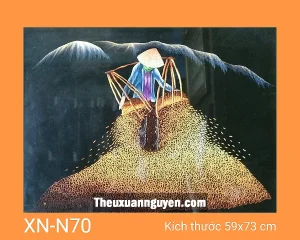 Tranh thêu cô gái đổ thóc XN-N70