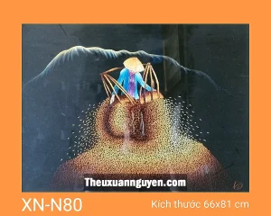 Tranh thêu cô gái đổ thóc XN-N80